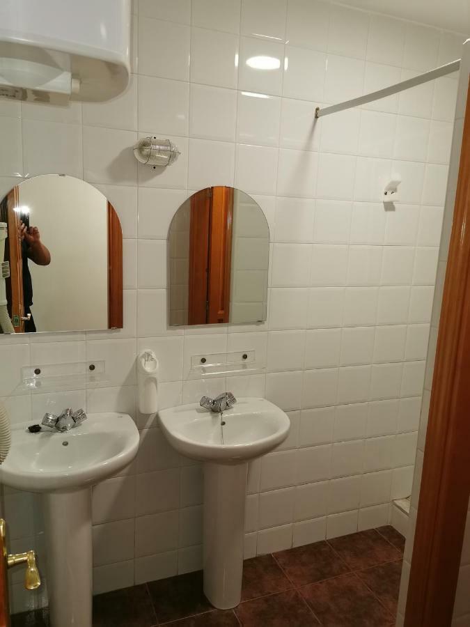 Casa Rural Y Albergue Tormon Buitenkant foto